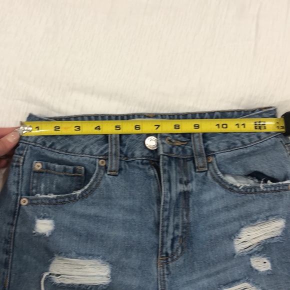 Size 0 Garage denim light wash shorts - Picture 5 of 5